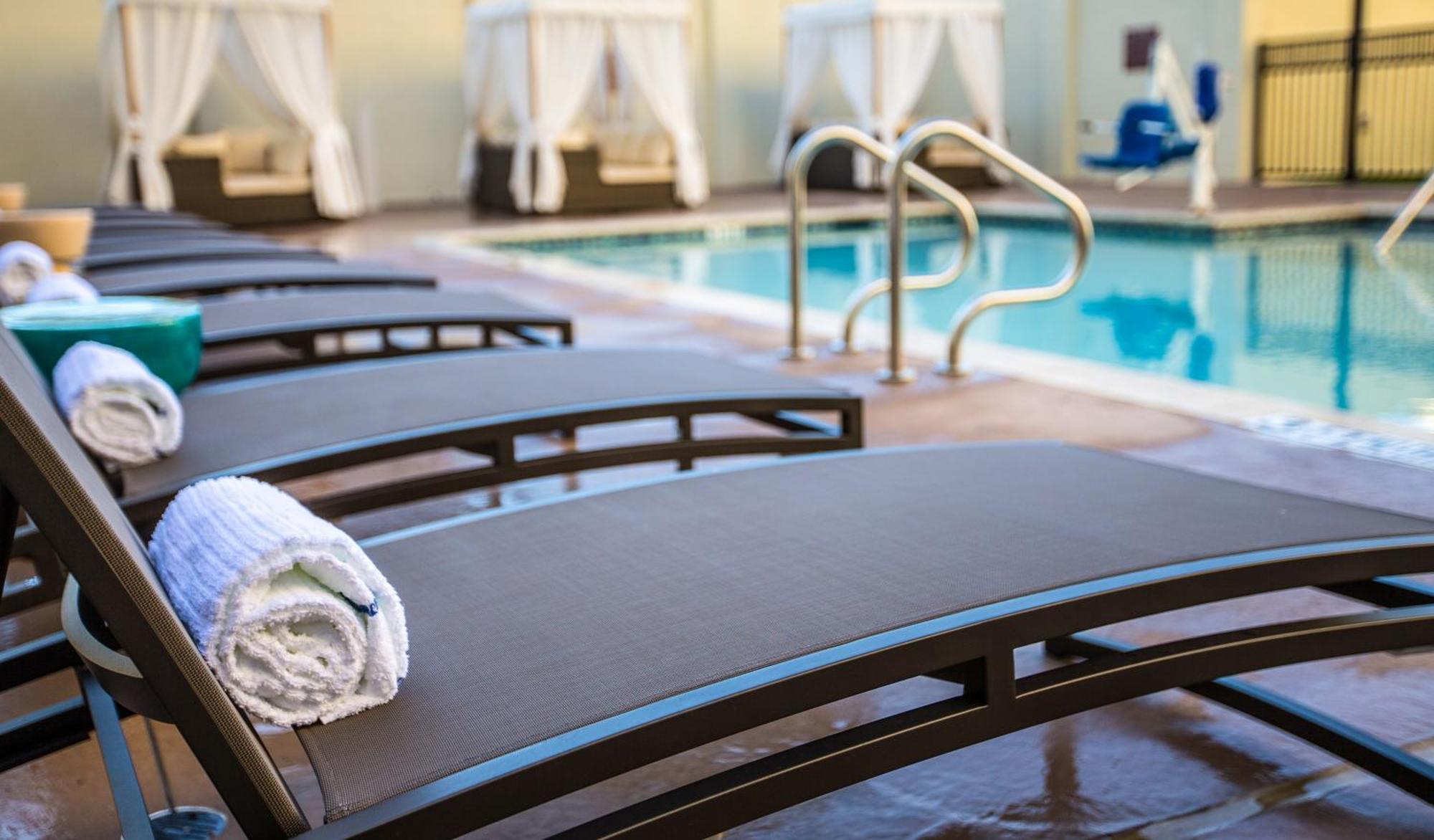 Cambria Hotel Waco University Riverfront Exterior foto