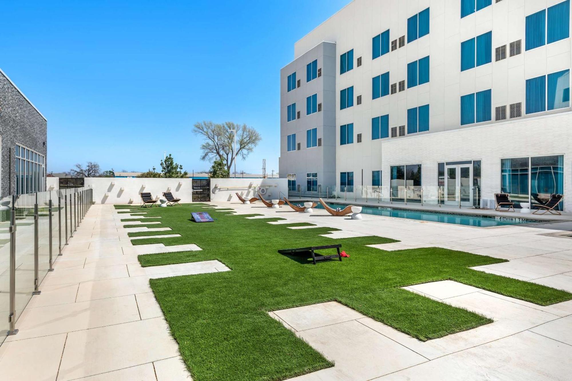 Cambria Hotel Waco University Riverfront Exterior foto